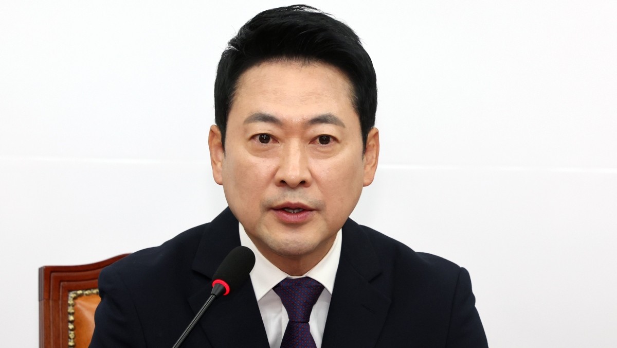 장동혁 국민의힘 대표가 5일 오전 서울 여의도 국회에서 열린 기자간담회에서 모두발언을 하고 있다. / 뉴스1