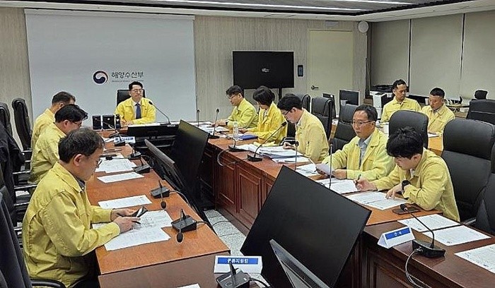 황종우 해양수산부 장관이 5일 오전 호르무즈 선박 화재·폭발 관련 긴급회의를 주재하고 있다. / 뉴스1