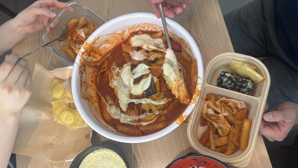 2만원 엽떡도 7천원에 먹어요…고물가 시대에 MZ들이 선택한 '의외의 문화'