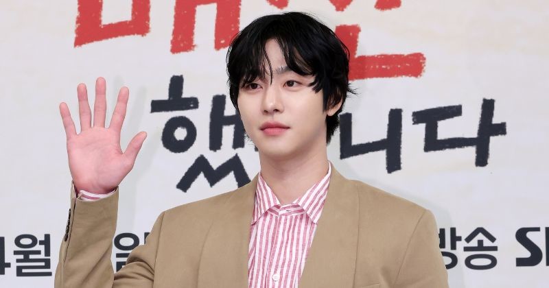 배우 안효섭 새 수목드라마 '오늘도 매진했습니다' 제작발표회에 참석해 포즈를 취하고 있다 / 뉴스 1