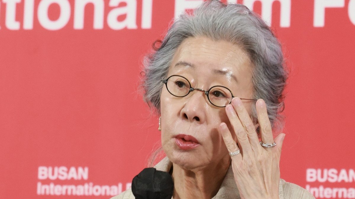 이런 사람은 절대 놓치지 마세요...78세 윤여정이 뼈저리게 깨달은 '인맥 관리법' 1가지 