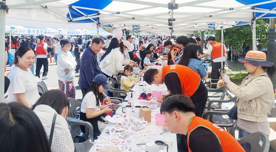 "아빠 엄마, 오늘 진짜 최고야!"… 진도 철마광장, 900명 꼬마 주인공들의 꿈의 놀이터로 완벽 변신