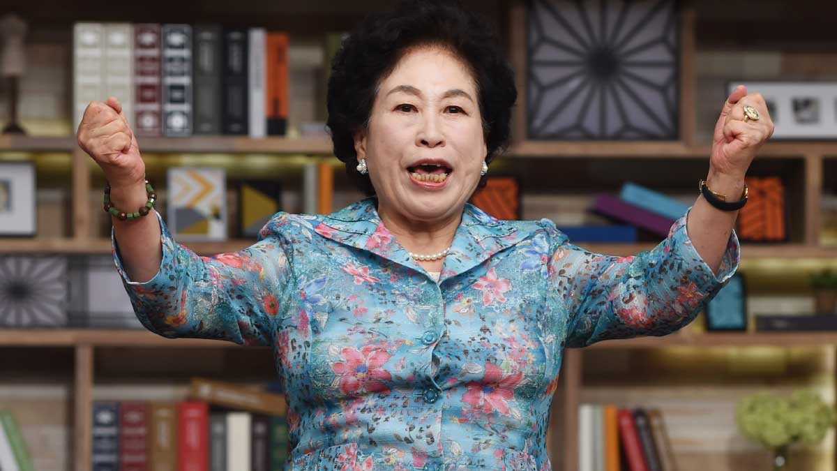 배우 전원주. 탤런트 전원주가 지난 2014년 서울 강서구 인근 스튜디오에서 열린 채널A '웰컴 투 시월드' 기자간담회에 참석해 포즈를 취하고 있다. / 뉴스1