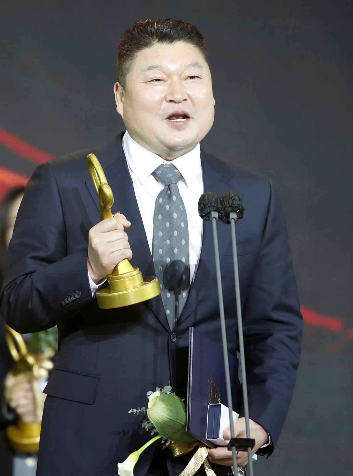 2020년 10월 대중문화예술상 대통령 표창받은 강호동. / 뉴스1
