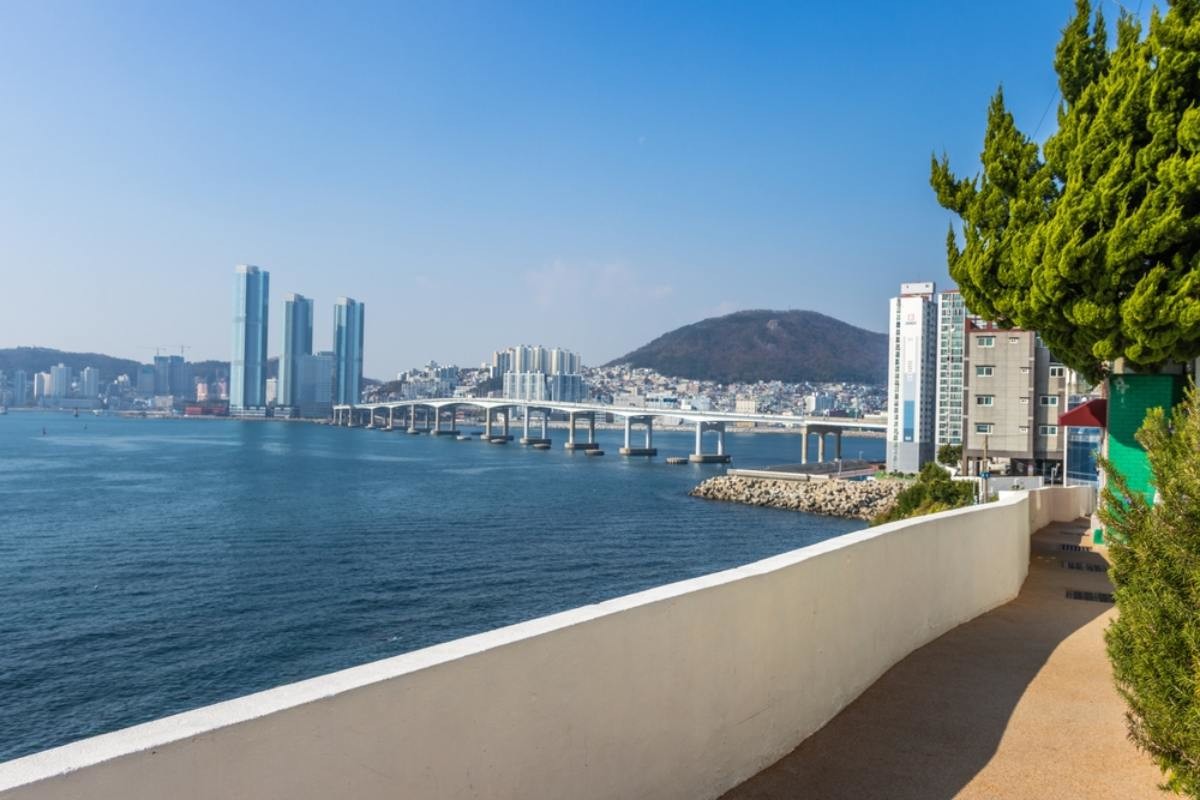 부산 전경 / jksz.photography-shutterstock.com