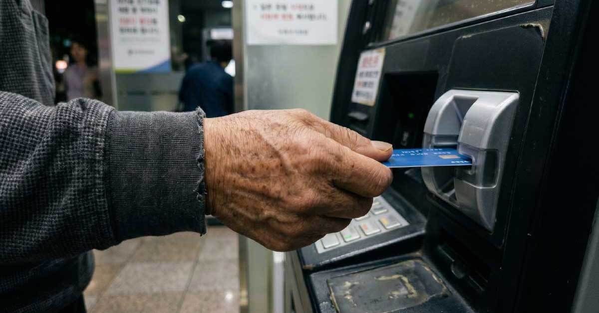 한국에서 65세 넘어 통장에 이 금액 있으면 노후 걱정 없습니다