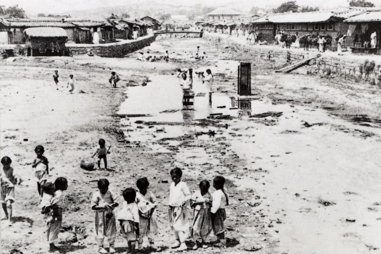 1900년대 초반 청계천의 모습 / 한국학중앙연구원-공공누리