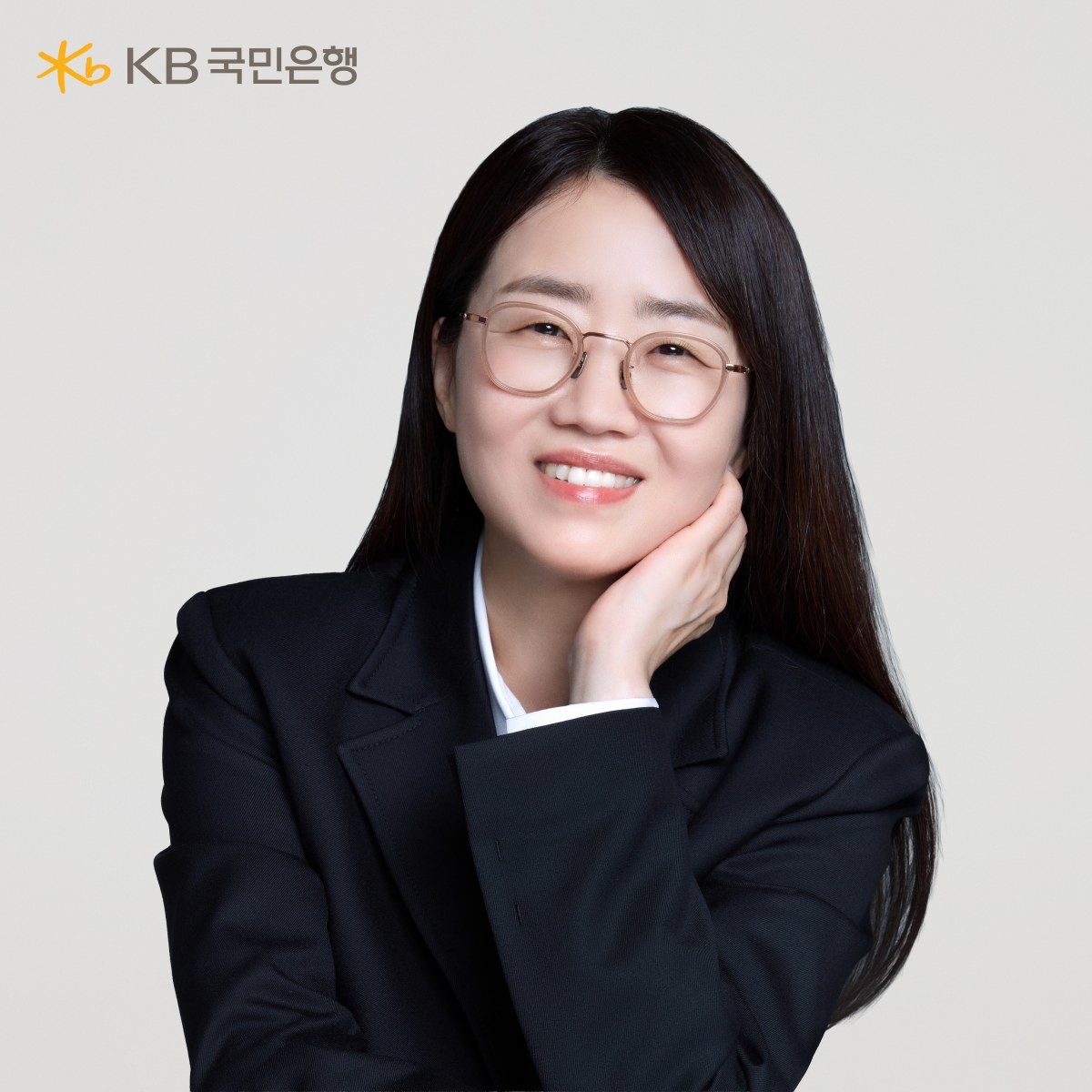 KB국민은행이 영화감독 장항준과 드라마 작가 김은희를 새 광고 모델로 낙점했다.  / 미디어랩시소 제공