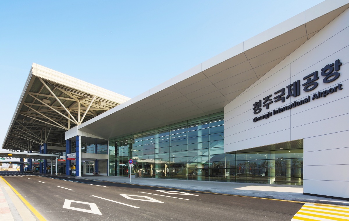 고유가·노선 감편 악재 뚫은 청주공항, 이용객 41만 명 돌파 ‘고공비행’