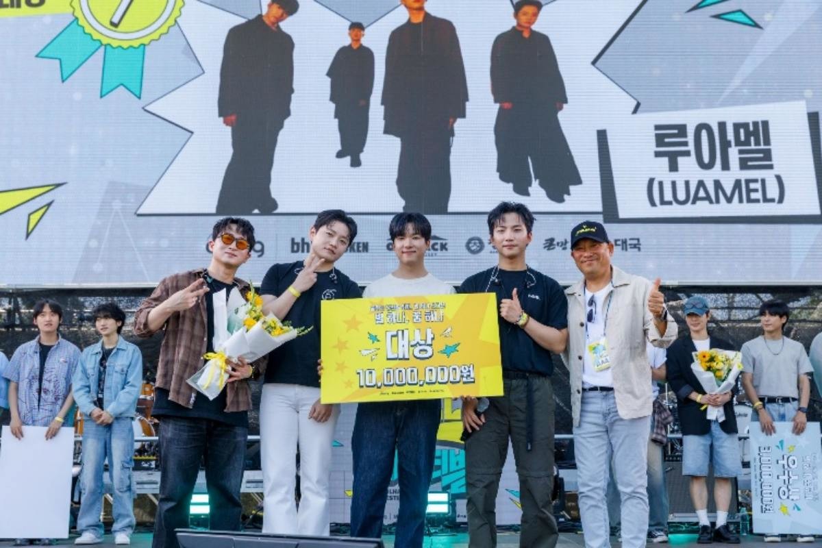 복합 문화 축제 '별 하나 페스티벌'을 위해 진행된 아티스트 오디션 '별 하나, 꿈 하나'의 대상 수상팀 LUAMEL(루아멜)이 기념 촬영을 진행하고 있다. / 다이닝브랜즈그룹