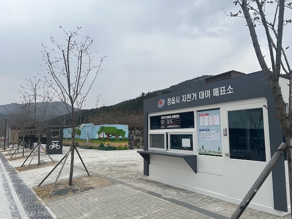 기적의 놀이터 효과 톡톡…정읍시 자전거 대여소 이용객 북적