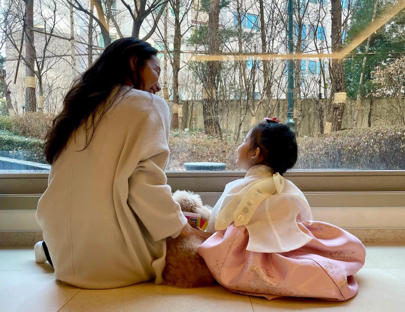 배우 최지우가 공개한 딸 사진 / 최지우 인스타그램