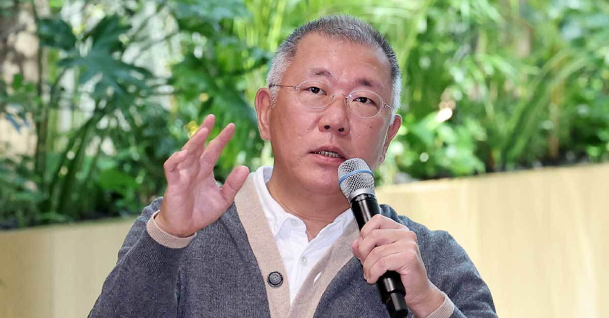 “창사 이래 첫 70만원 돌파”…외국인이 반도체 팔고 쓸어담은 국내 주식