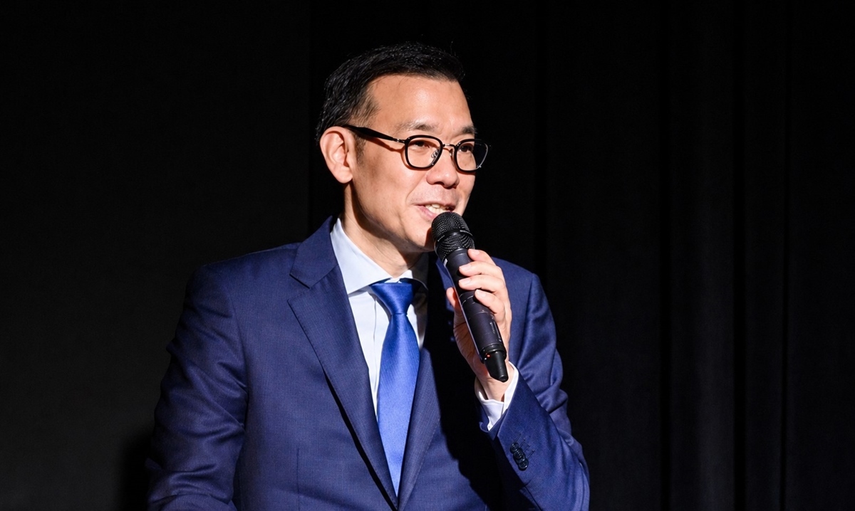 가수 김진표, '만년필 회사' 한국파이롯트 설립자 외조부 뜻 잇는다