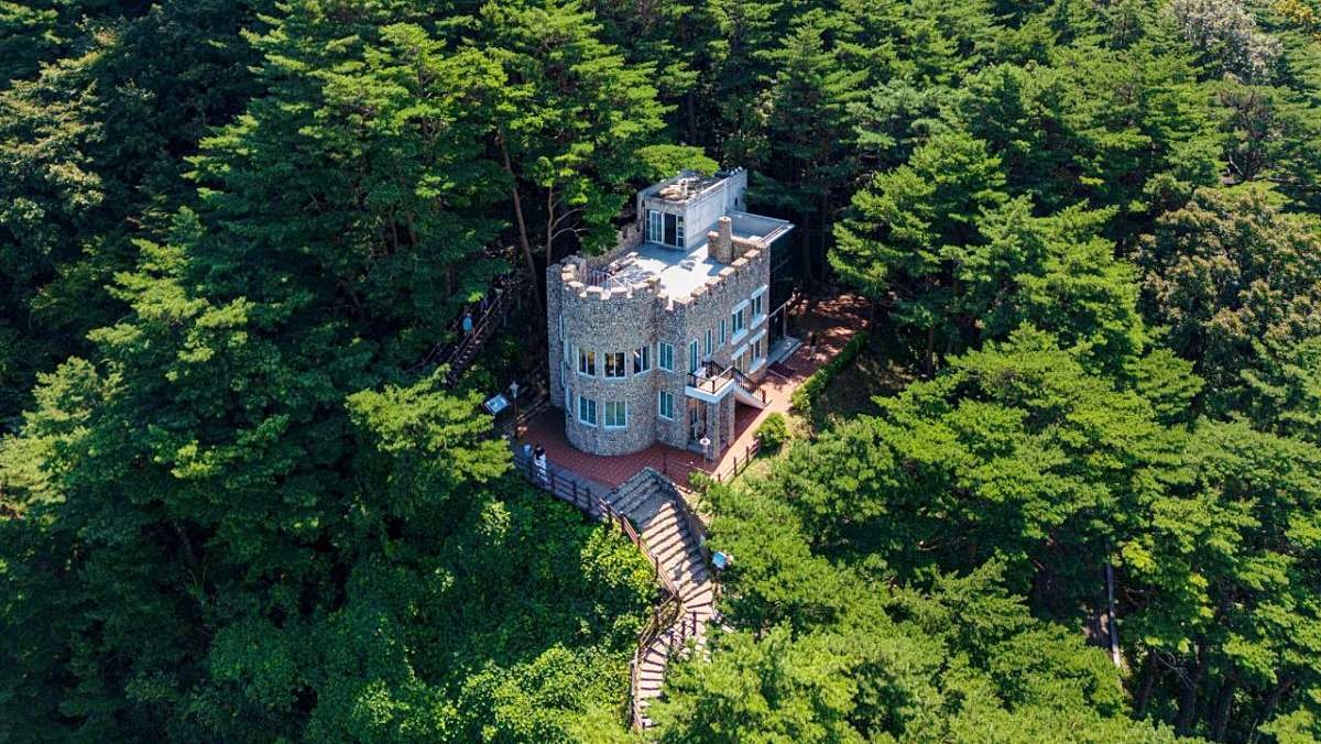 화진포의 성(김일성 별장) / 한국관광공사(촬영 : 황성훈)