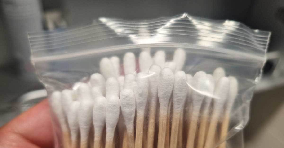 "샤워 후 절대 쓰지 마세요"…의사들이 경고한 화장실 속 그 물건