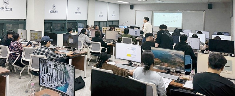 남부대학교(총장 조준범)는 5월 12일 삼애관 6220호에서 지역민·지역 청년 등 40여 명을 대상으로 'AI 기초부터 배우는 디지털 콘텐츠 입문 과정' 1회차 교육을 성황리에 개최했다. / 남부대