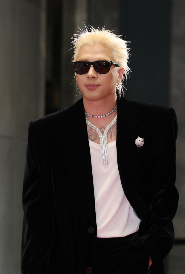 빅뱅 태양, 기프트리 5월 생일투표 1위… 지하철 광고 주인공 됐다