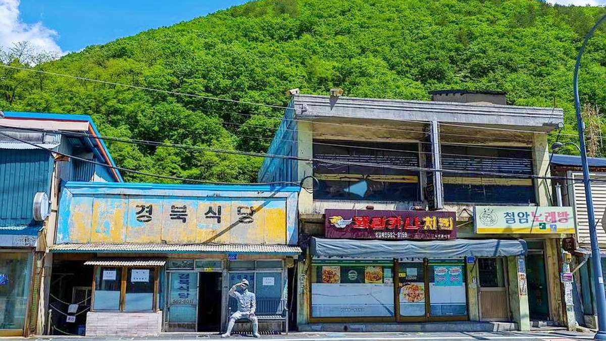 모두 허물 때 시간을 붙잡은 마을…우리나라 산업화 뿌리였던 '이곳'