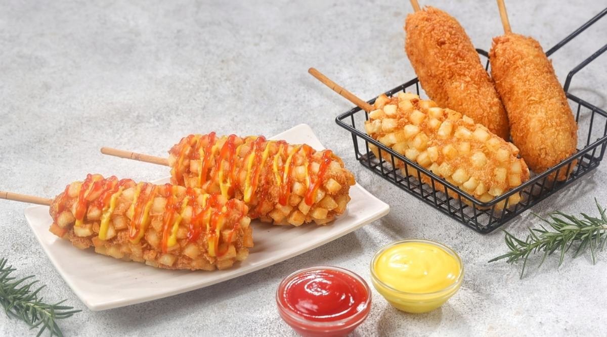 한국식 핫도그 자료사진. / Nunung Noor Aisyah-shutterstock.com