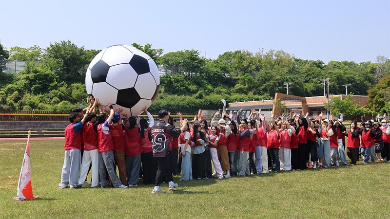 광주여자대학교(총장 이선재) 국제교류처는 지난 14일 교내 운동장에서 외국인 유학생을 대상으로 ‘외국인 유학생의 날’ 행사를 개최했다. / 광주여대