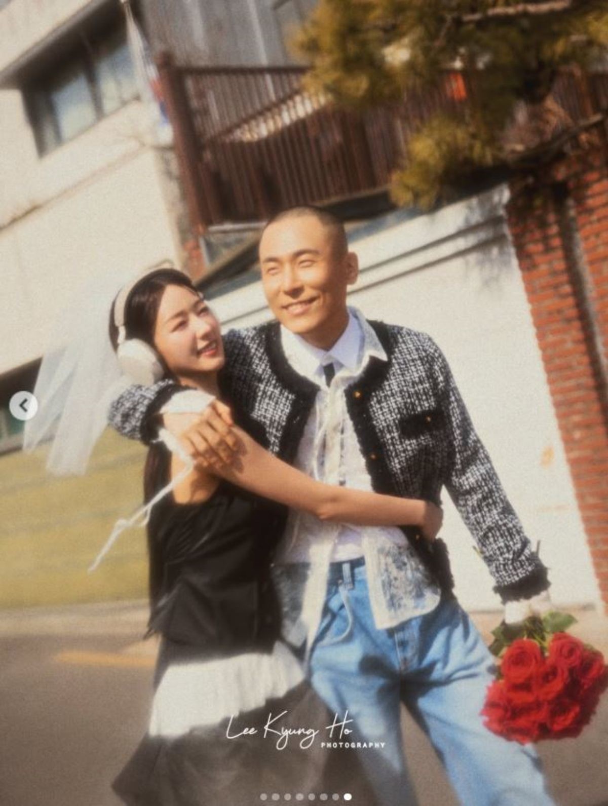 에이핑크 윤보미와 음악 프로듀서 라도 웨딩 화보. / 엘케이에이치컴퍼니 인스타그램