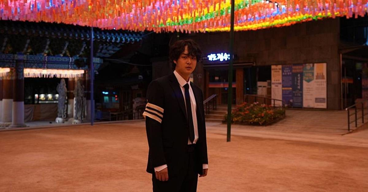넷플릭스에 풀리는 '중간계'...    이승과 저승 사이의 공간인 ‘중간계’에 갇힌 사람들과 이들의 영혼을 소멸시키려는 저승사자들의 추격전을 그린 액션 블록버스터다 / CJ CGV