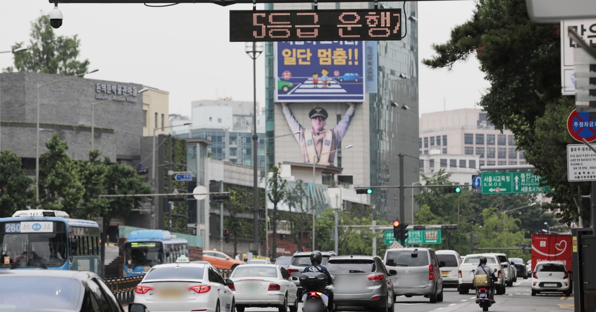 2001년 이후 최대치 찍었다… 국내 차량 10대 중 4대는 ‘이것'