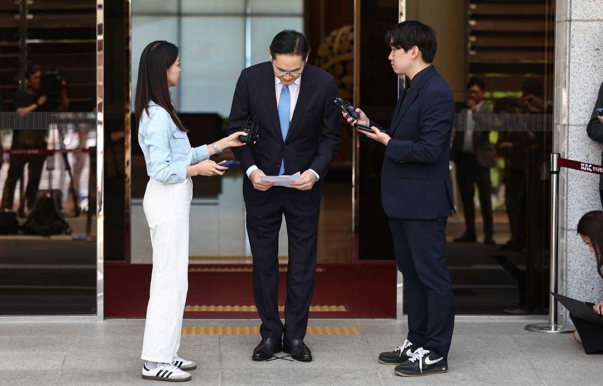 고개숙여 인사하는 이재용 삼성전자 회장. / 뉴스1