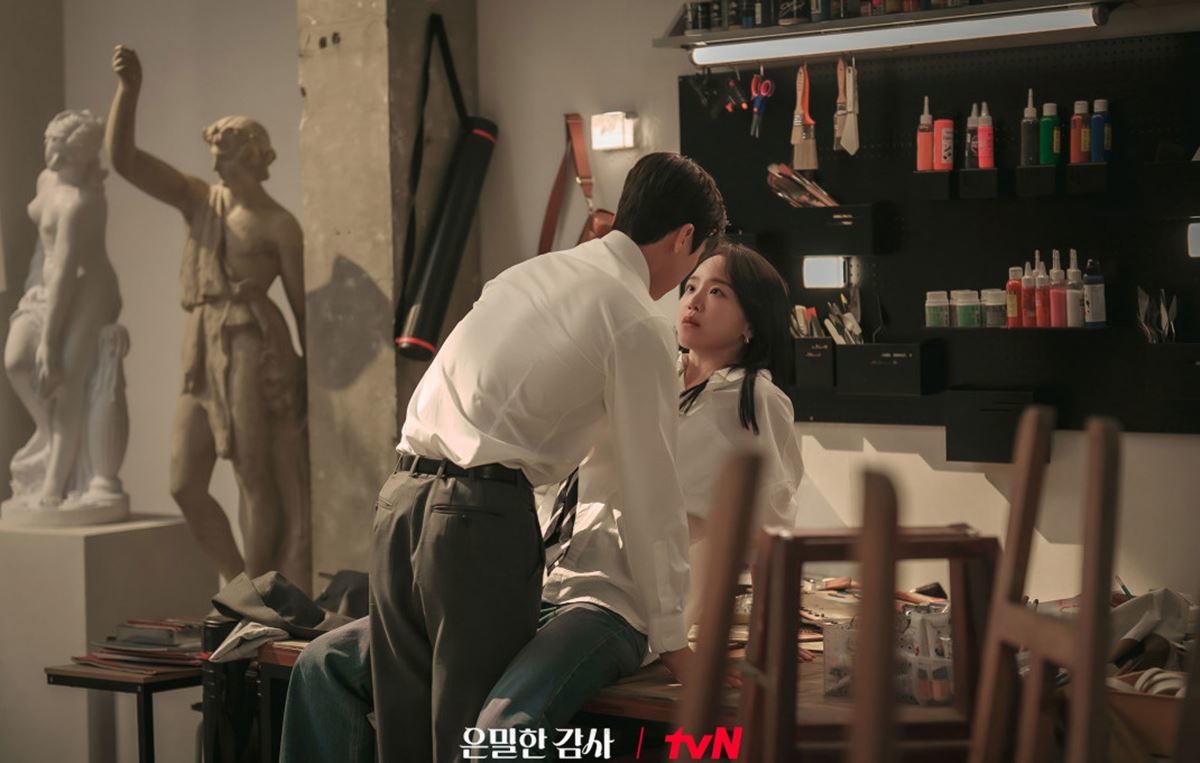 '은밀한 감사' 주연 배우 공명과 신혜선 / tvN