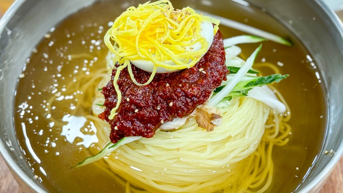 부산 밀면. / Hun Young Lee-shutterstock.com