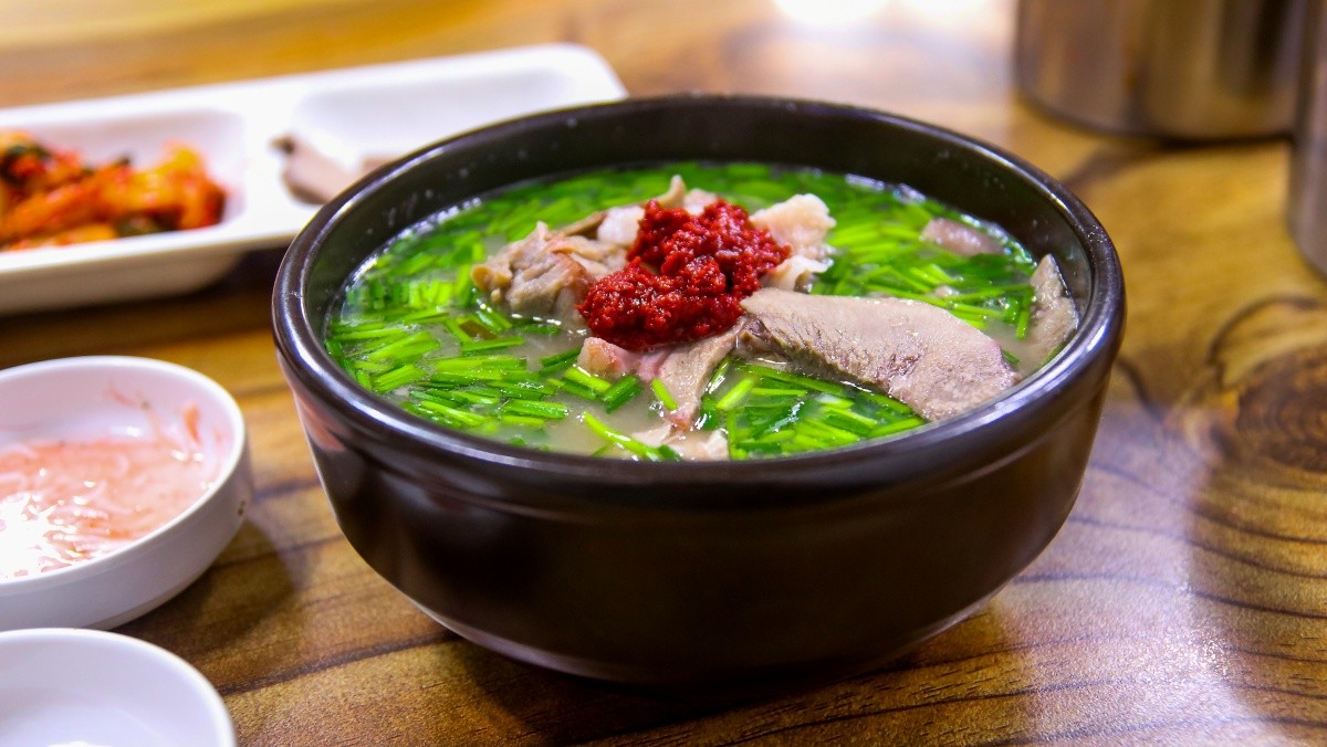 부산 돼지국밥. / Gang choi-shutterstock.com