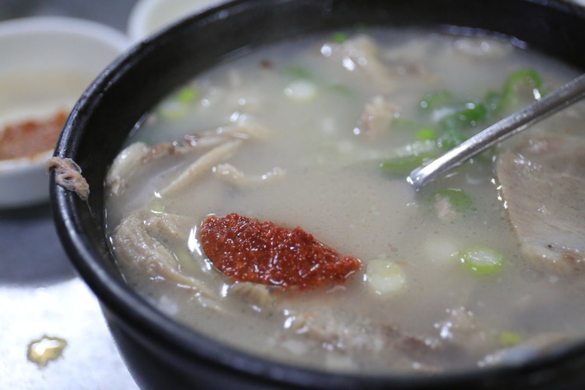 돼지국밥 자료사진. / YAMASA-shutterstock.com