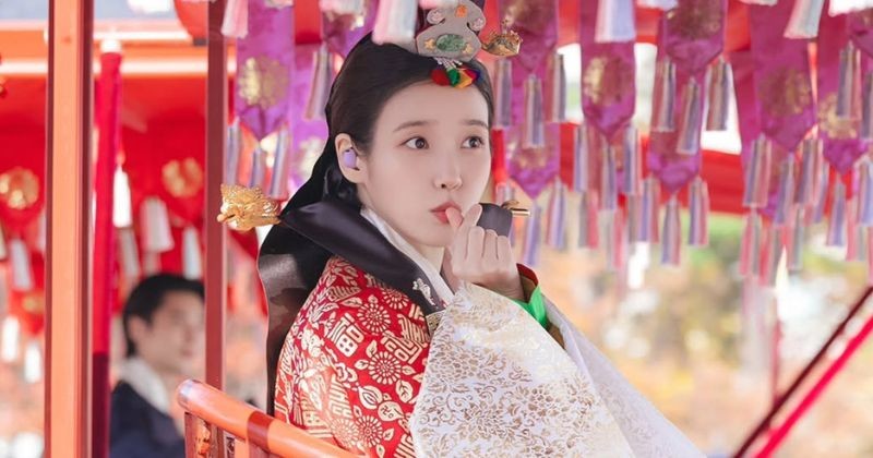 IU wearing a ceremonial hanbok / MBC