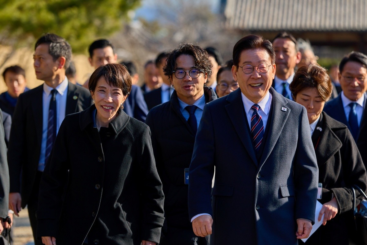 이재명 대통령과 다카이치 사나에 일본 총리가 지난 1월 일본 나라현의 대표 문화유적지인 호류지를 둘러보고 있다. / 뉴스1