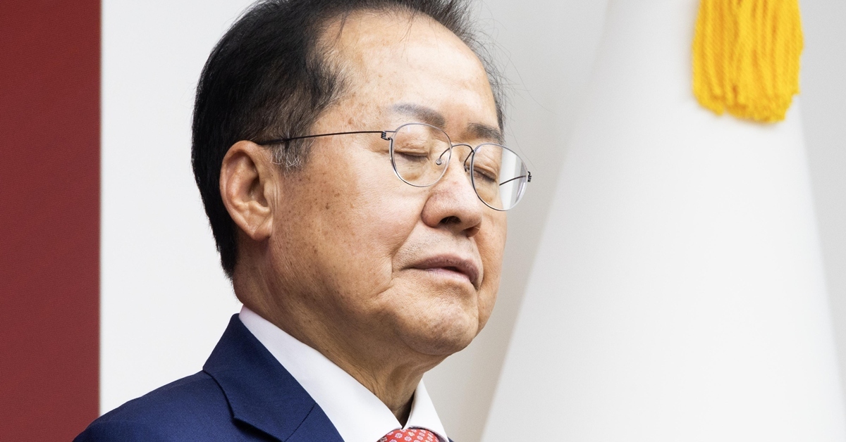 국힘에 독설 퍼붓던 홍준표, 돌연 “장동혁 중심으로 뭉쳐 당선되길”