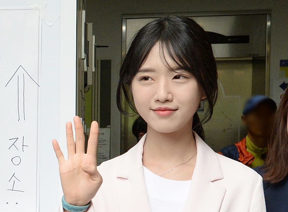 유승민 전 의원의 딸 유담 교수 자료 사진. 2017년 촬영된 사진이다. 유담 교수는 지난해 2학기 인천대 전임교원 신규 채용에 합격해 글로벌 정경대학 무역학부 교수로 임용됐고 국회 국정감사 과정에서 특혜 의혹이 제기됐다. 더불어민주당 진선미 의원실은 당시 참고자료를 통해 '인천대 무역학부는 유담 교수 임용 이전에 전임교원 채용을 4차례 진행했으나 조건에 부합하는 지원자가 없어 채용하지 않았다'라고 밝혔다. 이번 사건의 고발인은 유담 교수 채용 과정이 불공정했다고 주장했다. / 뉴스1