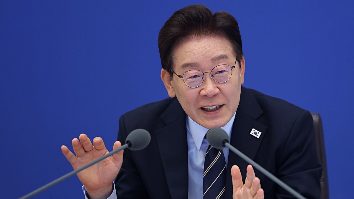 이재명 대통령이 지난 20일 청와대에서 열린 제22회 국무회의 겸 제9차 비상경제점검회의에서 발언을 하고 있다. / 뉴스1