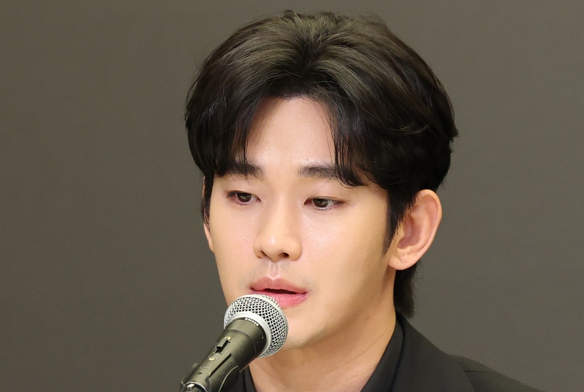 기자회견 나선 배우 김수현 / 뉴스1