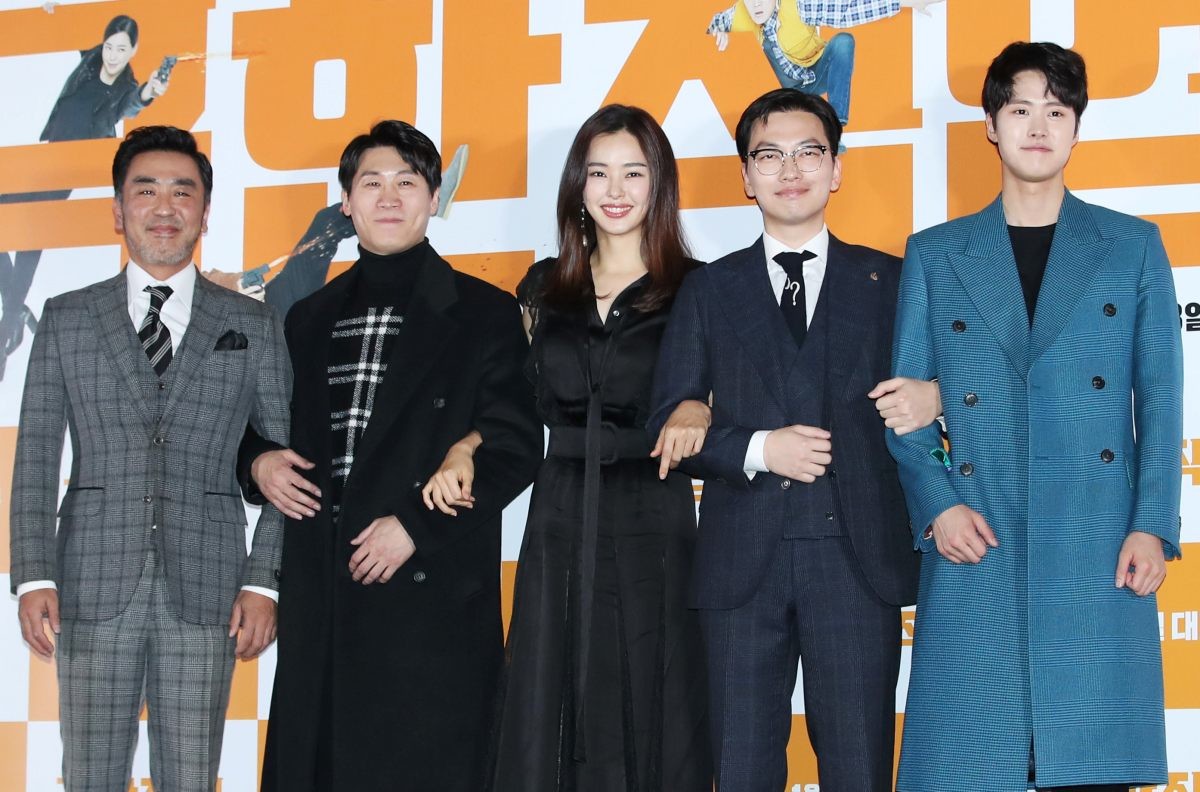 영화 '극한직업'에 출연했던 배우들. (왼쪽부터) 배우 류승룡, 진선규, 이하늬, 이동휘, 공명의 모습. / 뉴스1