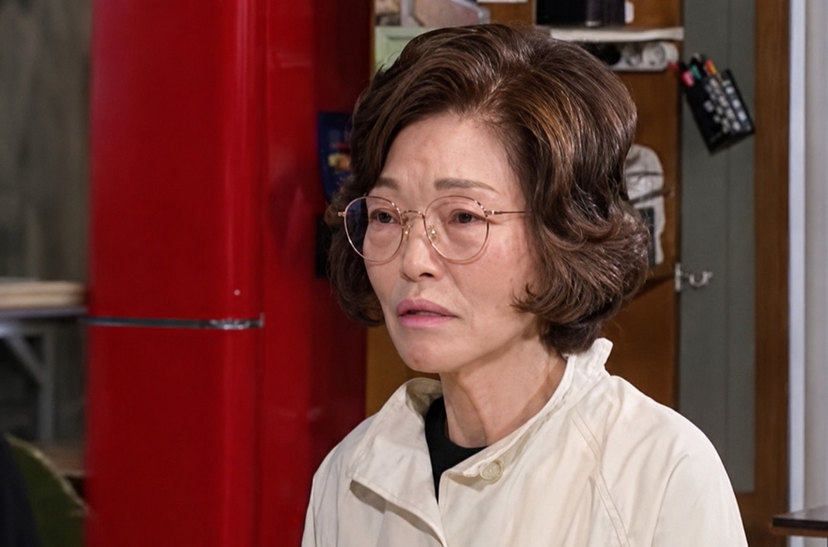 가수 환희의 어머니. 환희 어머니는 KBS2TV '살림하는 남자들 시즌2'(살림남)에 출연해 아들 앞에서 가슴 아픈 가정사를 고백했다. / 유튜브 'KBS 한국방송'