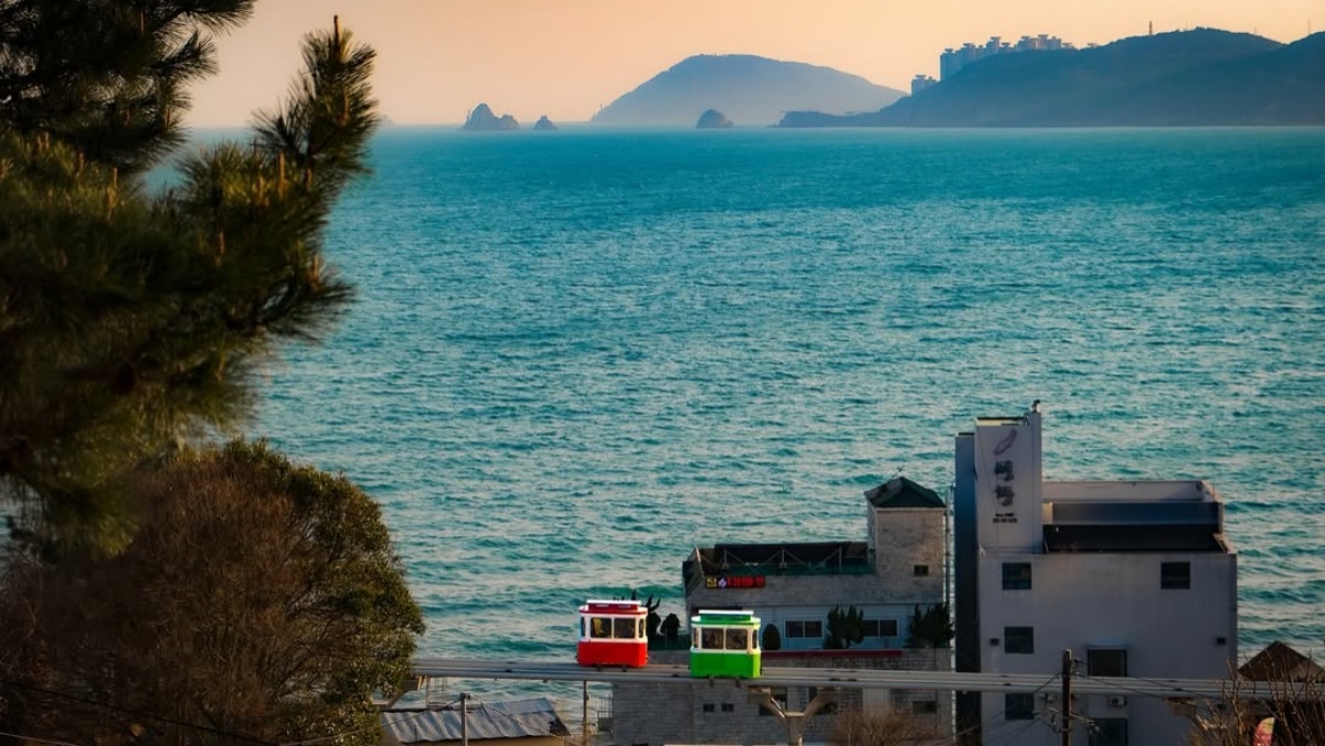 도쿄부터 싱가포르·서울 다 제쳤다…중국인 관광객 만족도 1위로 꼽힌 한국의 '이 도시'