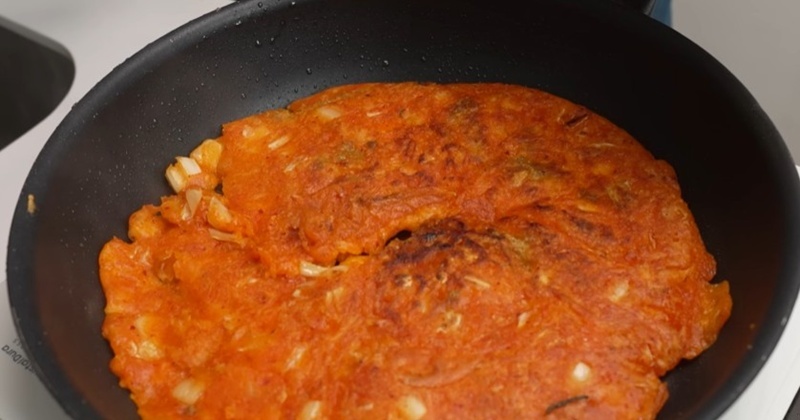 제발 재료 때려 넣지 마세요...김치전은 '이렇게' 해야 바삭해집니다
