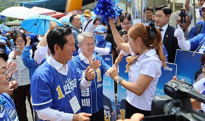 정청래 더불어민주당 당대표와 민형배 전남광주통합특별시장 후보가 전남 동부권을 중심으로 총력 유세를 펼치고 있다. / 민형배 후보 선거사무소