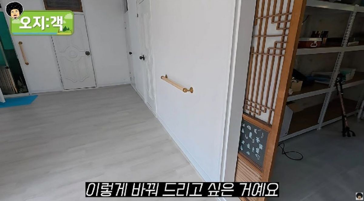 크게 낙후된 전남 여수 월호도 한 외딴집. 전국 각지에서 모인 전문가들이 진행한 보수 작업. / 유튜브 '윤택TV'