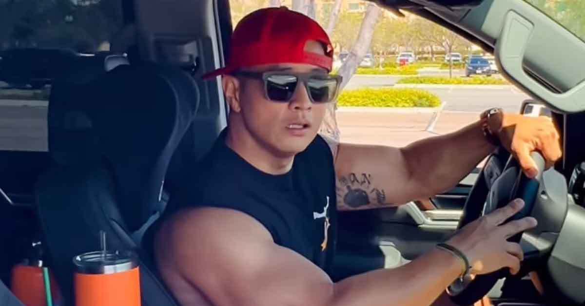 한국 오고 싶다더니…유승준이 직접 공개한 '억대' 픽업트럭, 대체 무슨 차길래