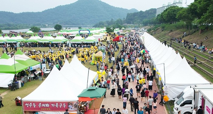 홍어판매, 나주들애찬 한우 직영판매장, 구이존, 로컬푸드 판매장, 푸드트럭 등을 비롯한 다양한 미식부스와 체험 콘텐츠들이 많은 관람객들의 눈길을 사로잡았다. / 나주시
