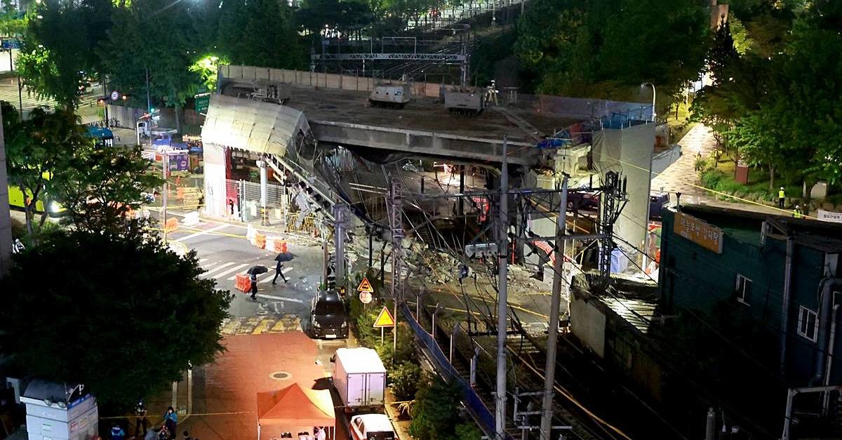 전날 붕괴 사고가 발생한 서울 서대문구 서소문 고가차도 철거 현장에서 야간 작업이 진행되고 있다 / 뉴스1