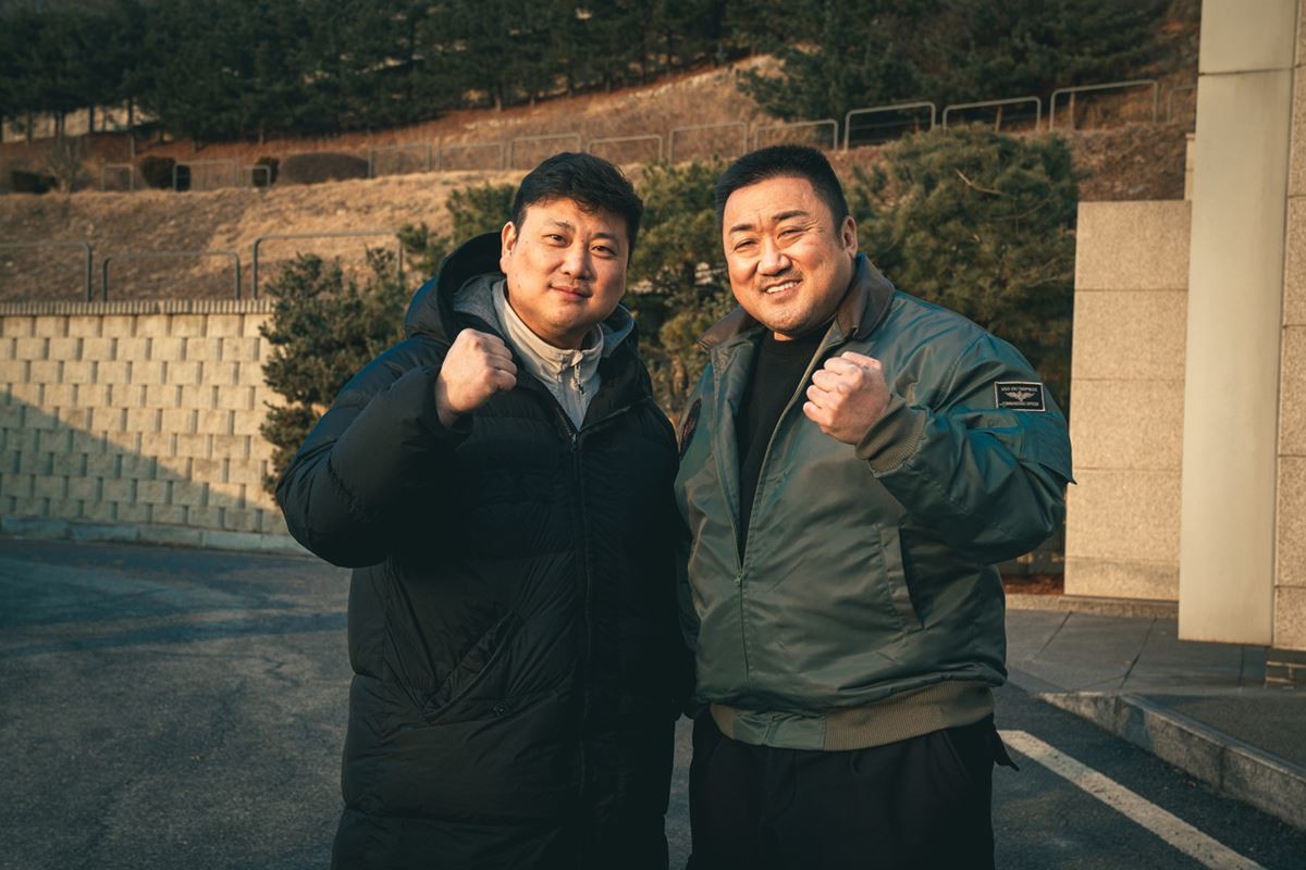'범죄도시4'에 이어 '범죄도시5'에서도 함께하는 허명행 감독과 마동석 / 에이비오엔터테인먼트