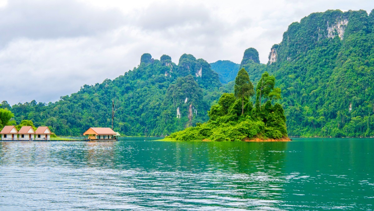 수라타니. / Igor Tichonow-shutterstock.com